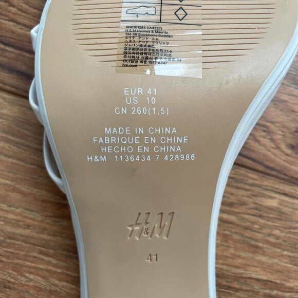 ✨3/$20✨ NWOT H&M White Strappy Block Heel Sandals - Picture 4 of 4
